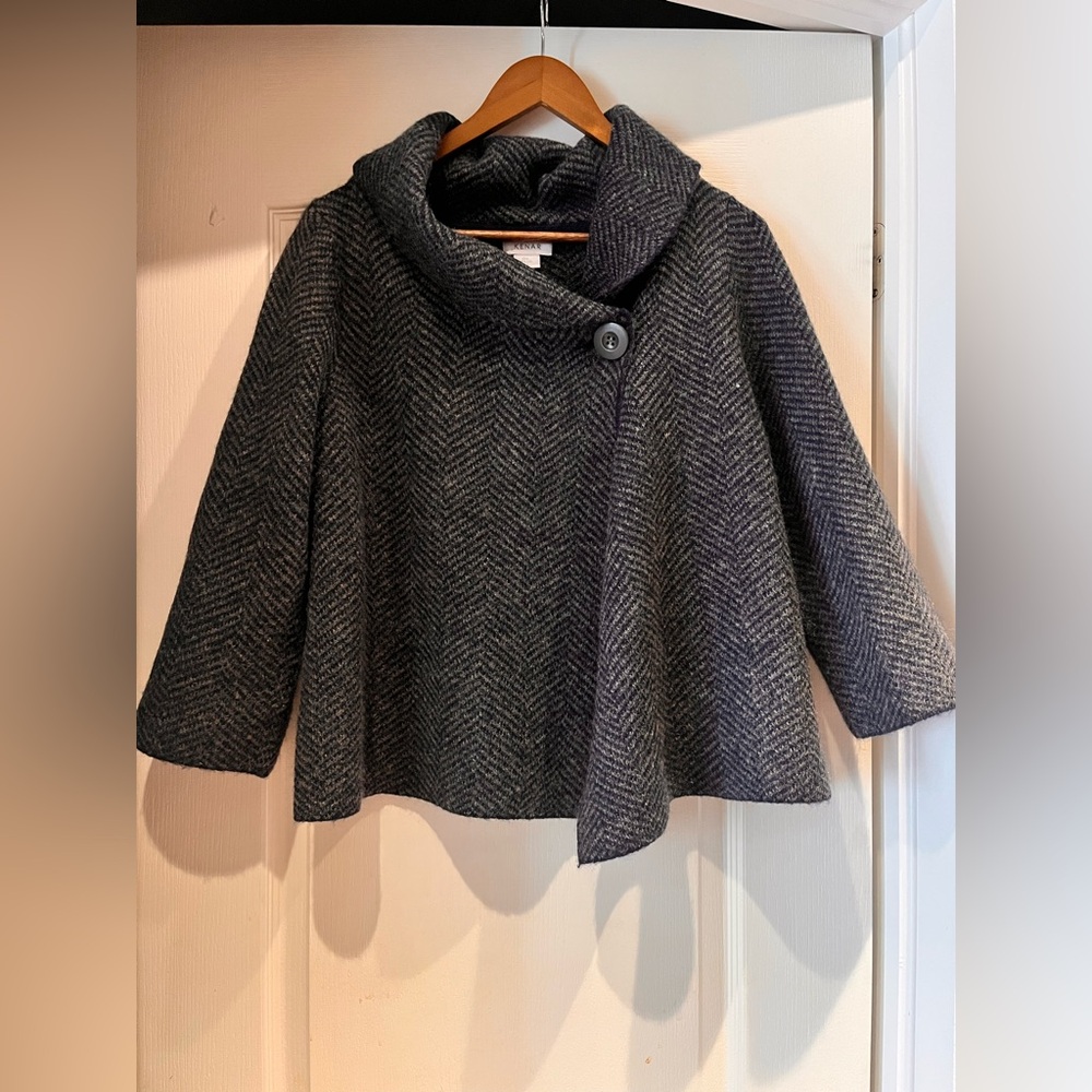 Kenar Charcoal Cape